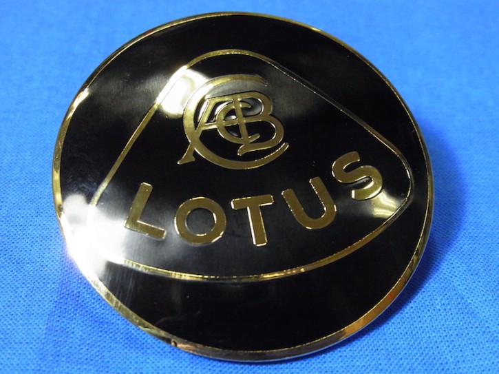 Lotus Nose Badge (emailliert schwarz/gold)